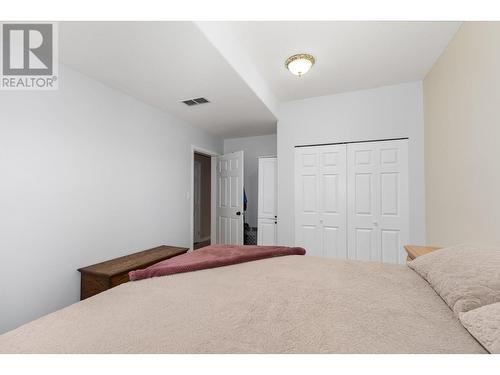 4206 Golf Course Drive, Osoyoos, BC - Indoor Photo Showing Bedroom