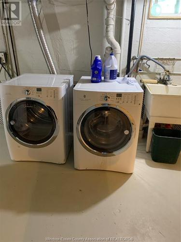 3188 Woodland Avenue, Windsor, ON - Indoor Photo Showing Laundry Room