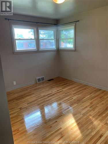 3188 Woodland Avenue, Windsor, ON - Indoor Photo Showing Other Room