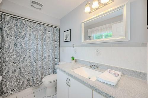 39 Cardinal Drive, Hamilton, ON - Indoor Photo Showing Bathroom