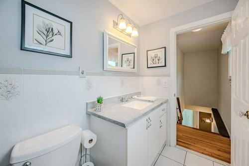 39 Cardinal Drive, Hamilton, ON - Indoor Photo Showing Bathroom