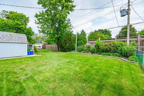 39 Cardinal Drive, Hamilton, ON - Outdoor