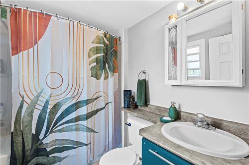 229 Tolton Avenue, Hamilton, ON - Indoor Photo Showing Bathroom