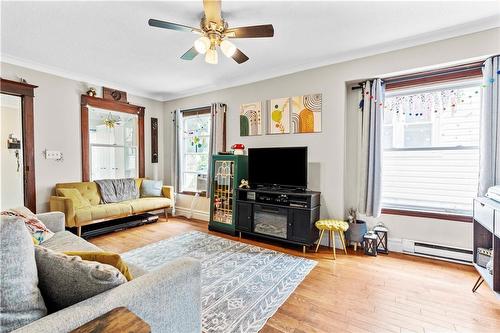 229 Tolton Avenue, Hamilton, ON - Indoor Photo Showing Living Room