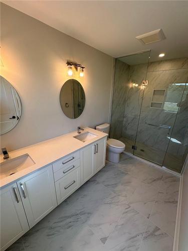 7174 Parsa Street, Niagara Falls, ON - Indoor Photo Showing Bathroom