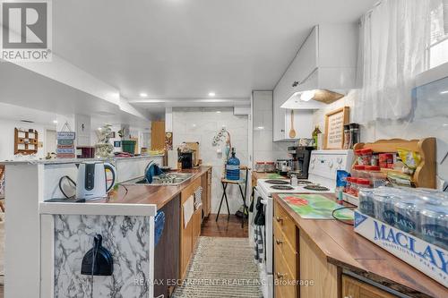 4625 #6 Highway, Hamilton, ON - Indoor Photo Showing Kitchen