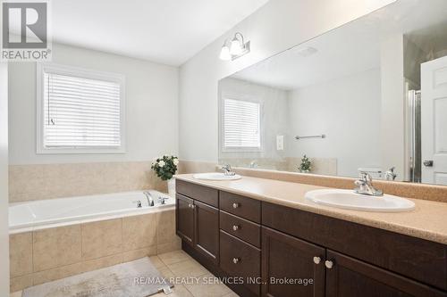 1182 Silverfox Drive, London, ON - Indoor Photo Showing Bathroom