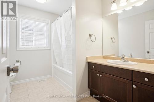 1182 Silverfox Drive, London, ON - Indoor Photo Showing Bathroom