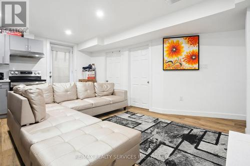 1182 Silverfox Drive, London, ON - Indoor Photo Showing Living Room