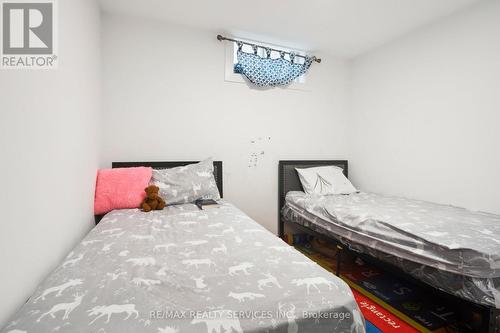 1182 Silverfox Drive, London, ON - Indoor Photo Showing Bedroom