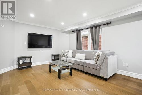 1182 Silverfox Drive, London, ON - Indoor Photo Showing Living Room