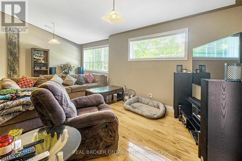 87 Farlain Lake Road E, Tiny, ON - Indoor Photo Showing Living Room