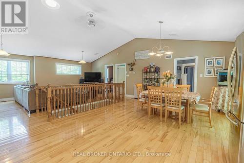 87 Farlain Lake Road E, Tiny, ON - Indoor Photo Showing Dining Room