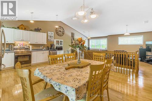 87 Farlain Lake Road E, Tiny, ON - Indoor Photo Showing Dining Room