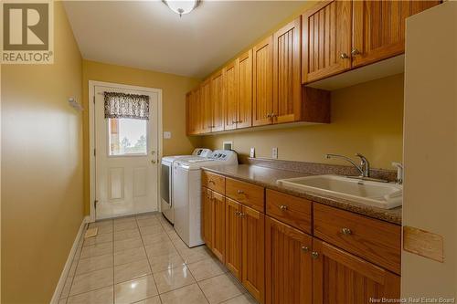 10 Lantern Street, Picadilly, NB - Indoor Photo Showing Laundry Room