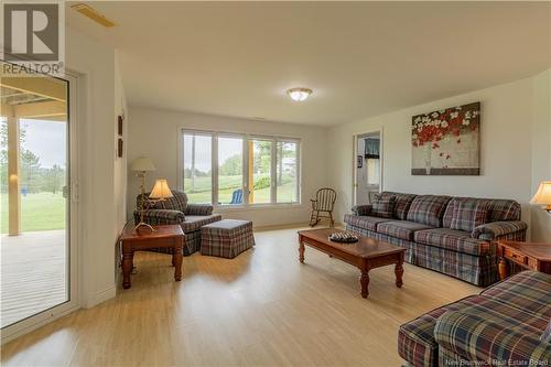 10 Lantern Street, Picadilly, NB - Indoor Photo Showing Living Room