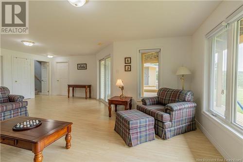 10 Lantern Street, Picadilly, NB - Indoor Photo Showing Living Room