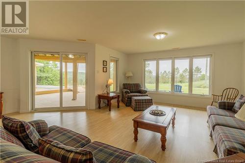 10 Lantern Street, Picadilly, NB - Indoor Photo Showing Living Room