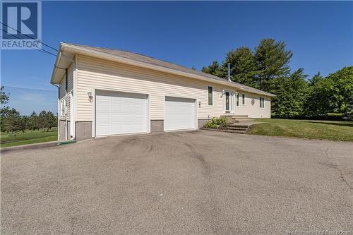 10 Lantern Street, Picadilly, NB - Outdoor