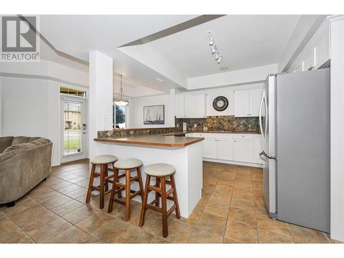 3570 Woodsdale Road Unit# 10, Lake Country, BC - Indoor Photo Showing Kitchen