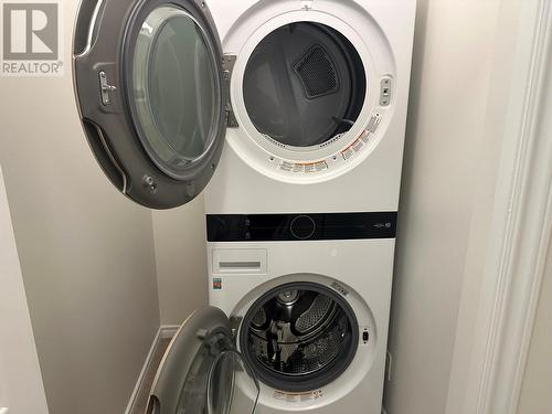 3570 Woodsdale Road Unit# 10, Lake Country, BC - Indoor Photo Showing Laundry Room