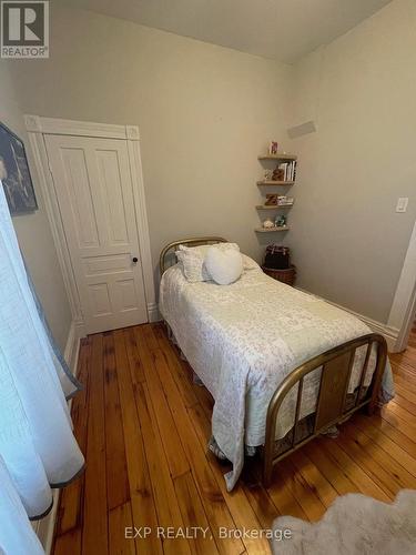 63 Askin Street, London, ON - Indoor Photo Showing Bedroom