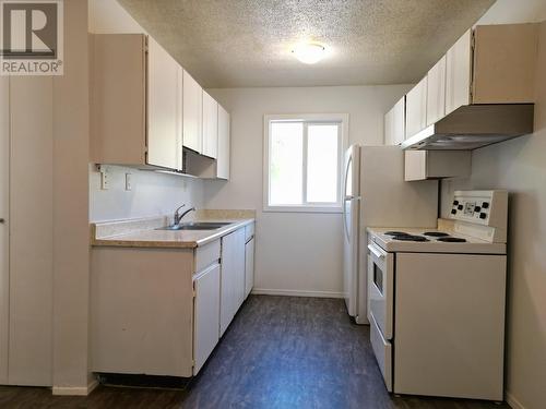 60 605 Carson Drive, Williams Lake, BC - Indoor Photo Showing Kitchen