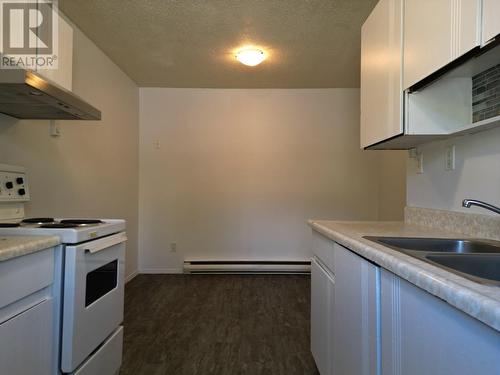 60 605 Carson Drive, Williams Lake, BC - Indoor Photo Showing Kitchen With Double Sink