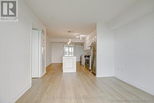 1112 - 33 Singer Court, Toronto, ON - Indoor Photo Showing Kitchen