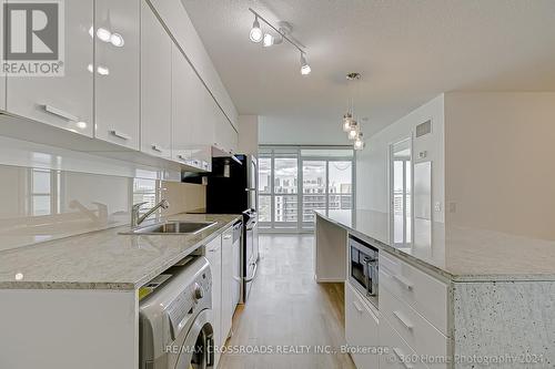 1112 - 33 Singer Court, Toronto, ON - Indoor Photo Showing Kitchen