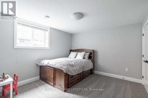 4657 Lakeside Street, Plympton-Wyoming, ON - Indoor Photo Showing Bedroom