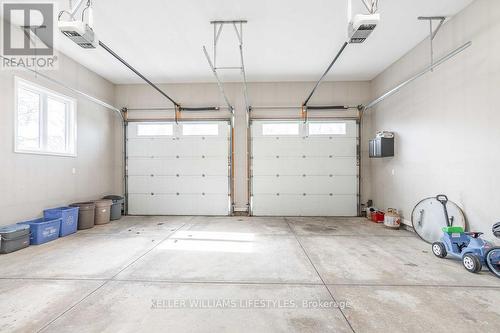 4657 Lakeside Street, Plympton-Wyoming, ON - Indoor Photo Showing Garage