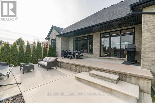 4657 Lakeside Street, Plympton-Wyoming, ON - Outdoor With Deck Patio Veranda