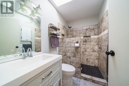 3069 Coltsfoot Drive, Southwest Middlesex, ON - Indoor Photo Showing Bathroom