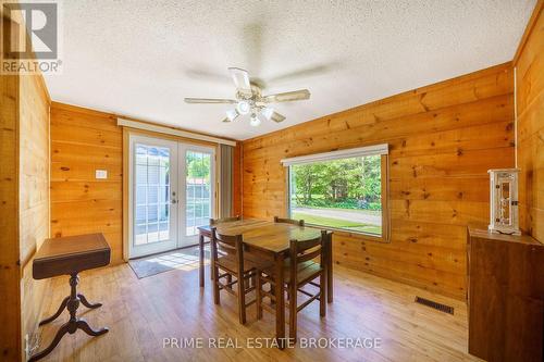 3069 Coltsfoot Drive, Southwest Middlesex, ON - Indoor Photo Showing Dining Room