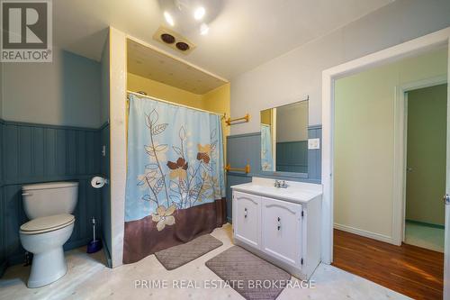3069 Coltsfoot Drive, Southwest Middlesex, ON - Indoor Photo Showing Bathroom