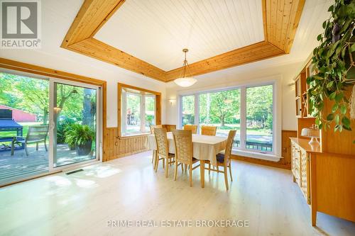 3069 Coltsfoot Drive, Southwest Middlesex, ON - Indoor Photo Showing Dining Room