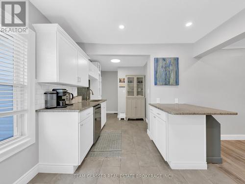 1317 Lillian Avenue, Windsor, ON - Indoor Photo Showing Kitchen