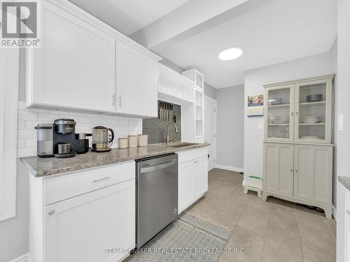 1317 Lillian Avenue, Windsor, ON - Indoor Photo Showing Kitchen