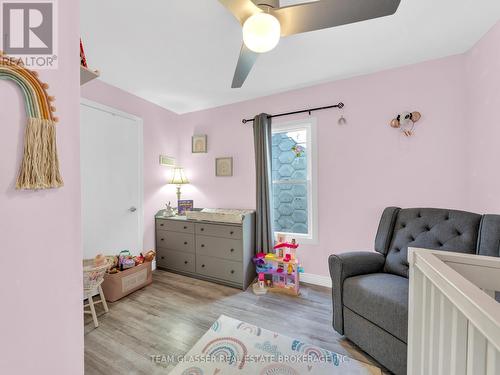 1317 Lillian Avenue, Windsor, ON - Indoor Photo Showing Bedroom