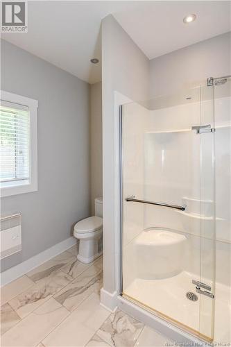 546 Saint-Pierre Ouest Boulevard, Caraquet, NB - Indoor Photo Showing Bathroom