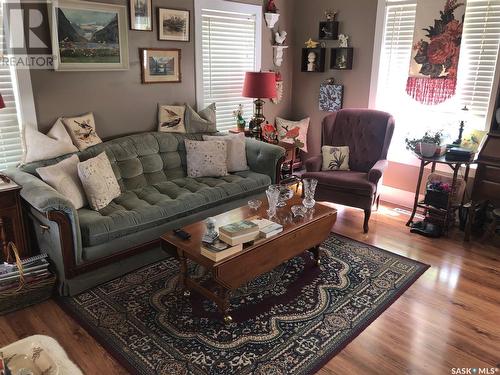 321 Rongve Street, Sturgis, SK - Indoor Photo Showing Living Room