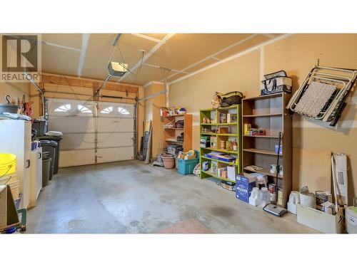 160 Celano Crescent Unit# 104, Kelowna, BC - Indoor Photo Showing Garage