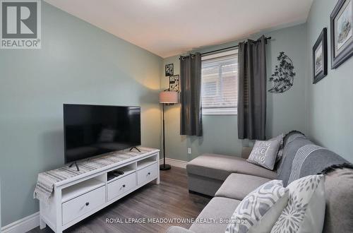 323 Grand Ridge Drive, Cambridge, ON - Indoor Photo Showing Living Room