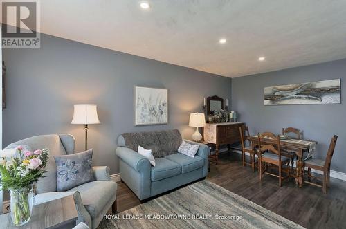 323 Grand Ridge Drive, Cambridge, ON - Indoor Photo Showing Living Room