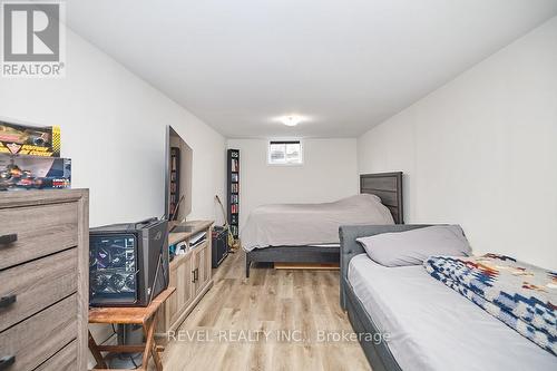 13 Dodds Court, Fort Erie, ON - Indoor Photo Showing Bedroom