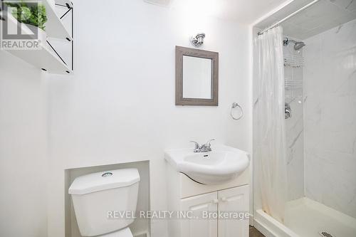 13 Dodds Court, Fort Erie, ON - Indoor Photo Showing Bathroom