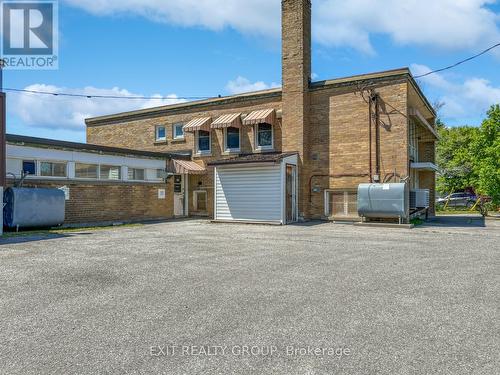 527 Avonlough Road W, Belleville, ON 