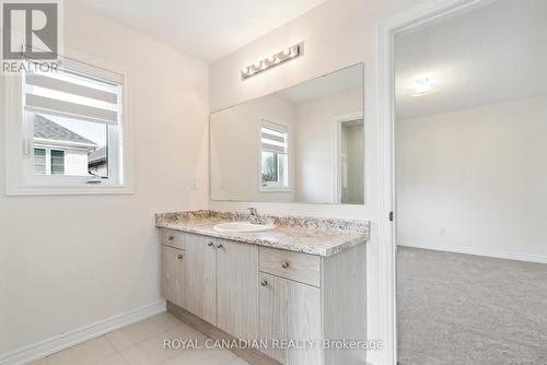 1409 Davis Loop, Innisfil, ON - Indoor Photo Showing Bathroom