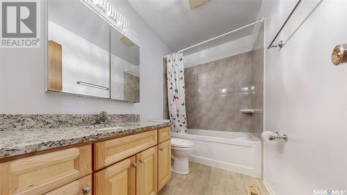 1404 Wascana Street, Regina, SK - Indoor Photo Showing Bathroom